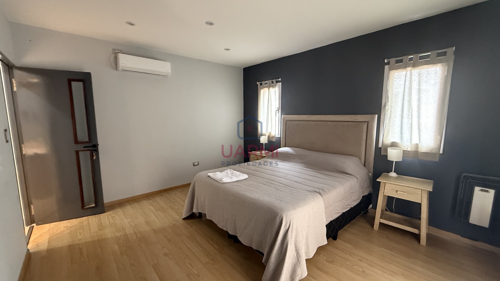 Casa en la Almudena - Ideal Hostal/Posada