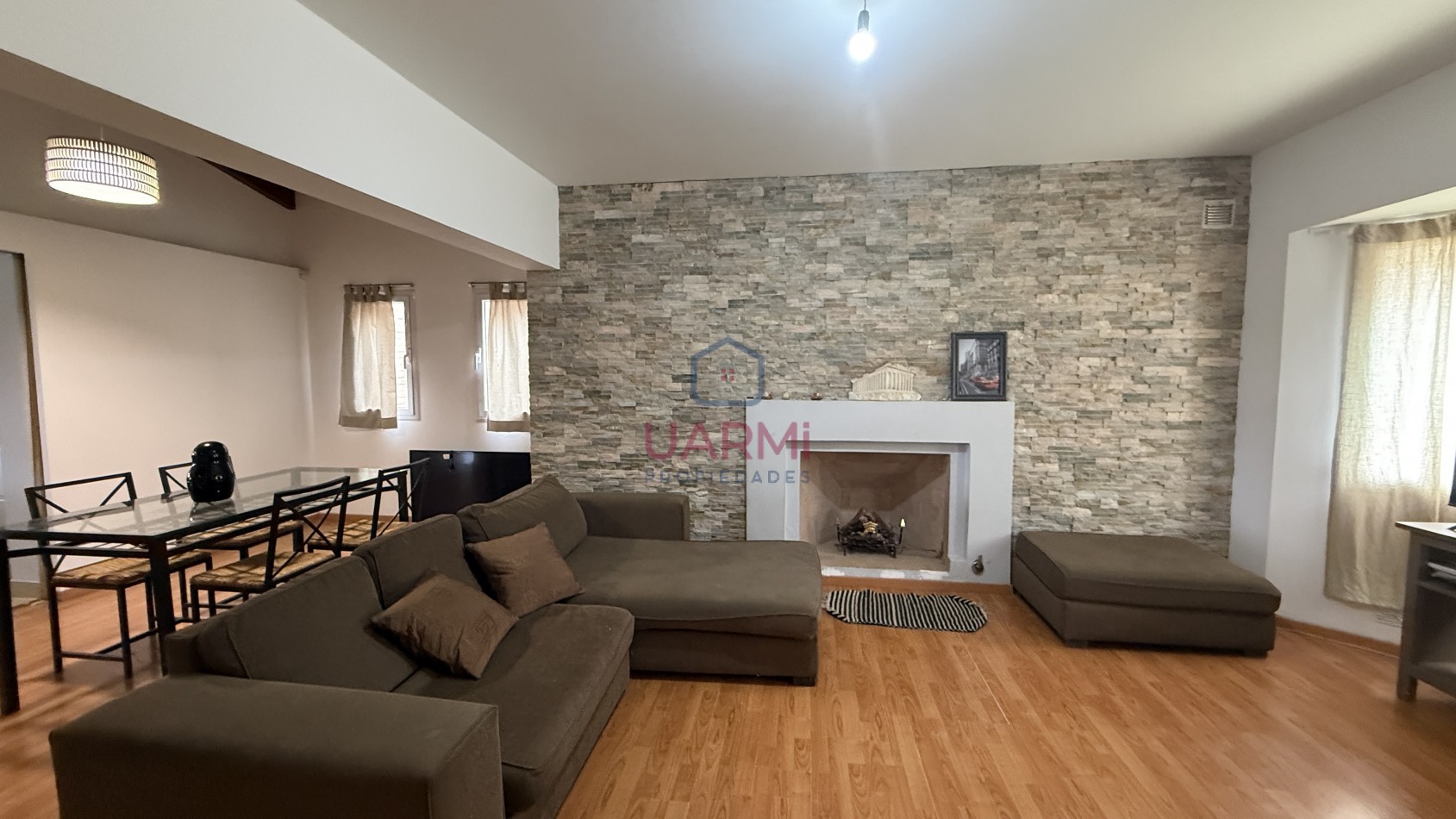 Casa en la Almudena - Ideal Hostal/Posada