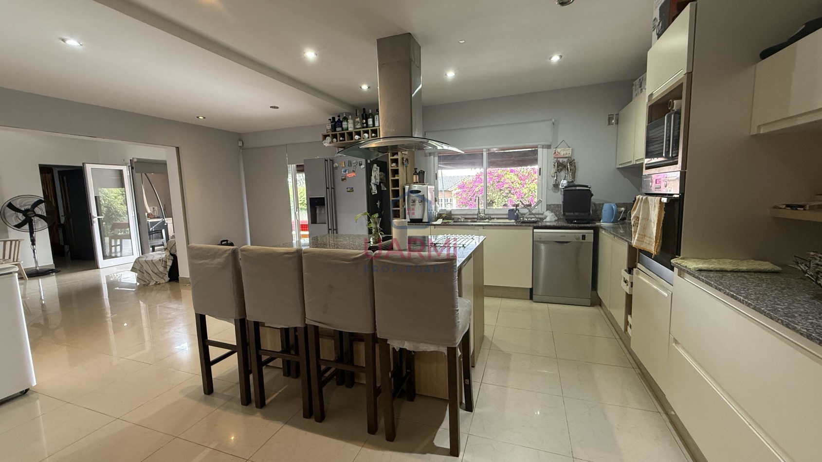 Casa en la Almudena - Ideal Hostal/Posada