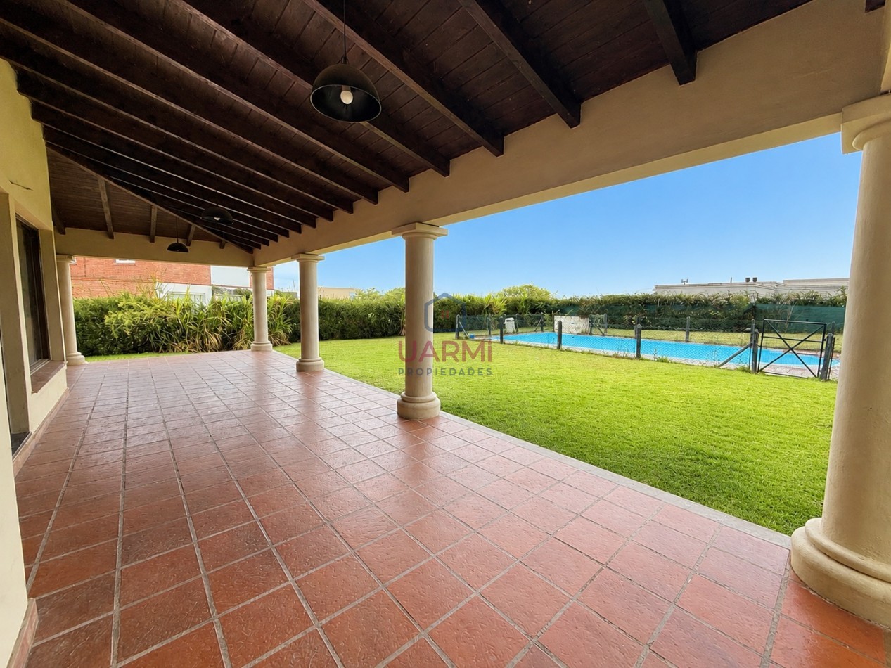 CASA EN VENTA EN EL TIPAL
