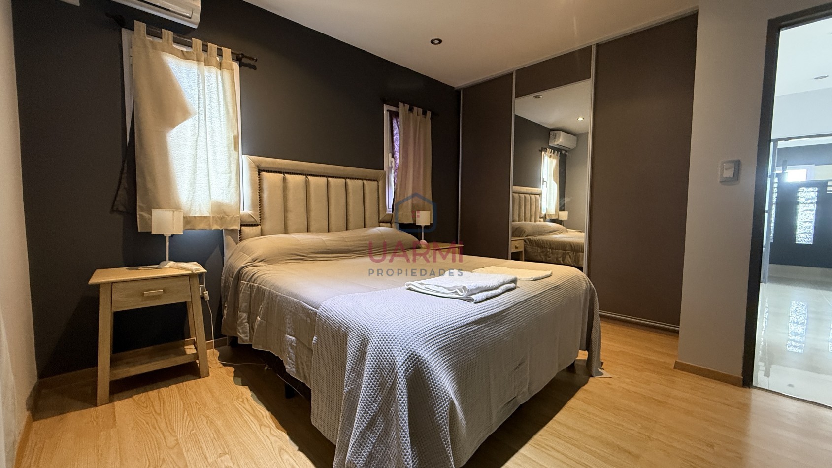 Casa en la Almudena - Ideal Hostal/Posada