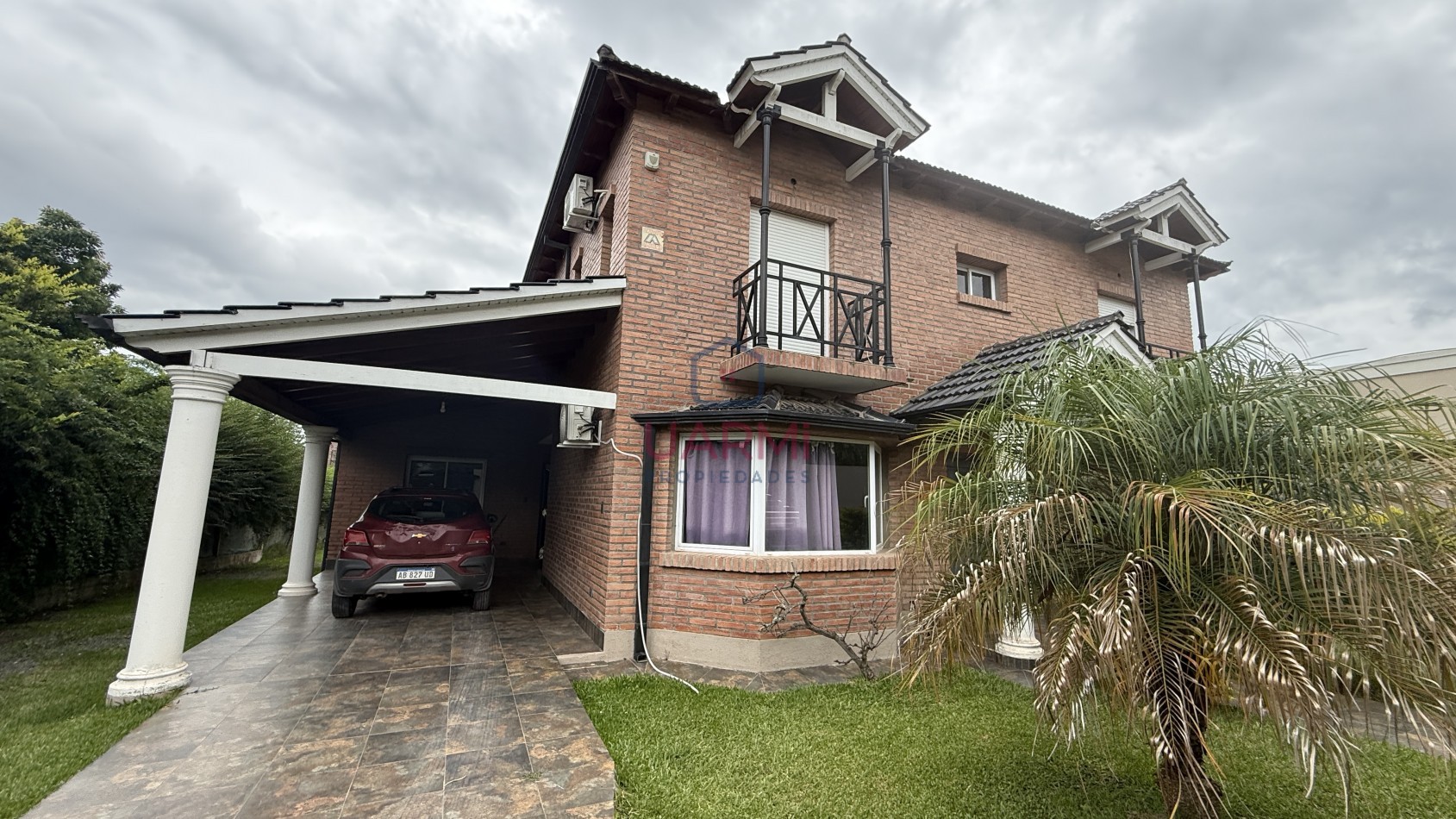 Casa en la Almudena - Ideal Hostal/Posada