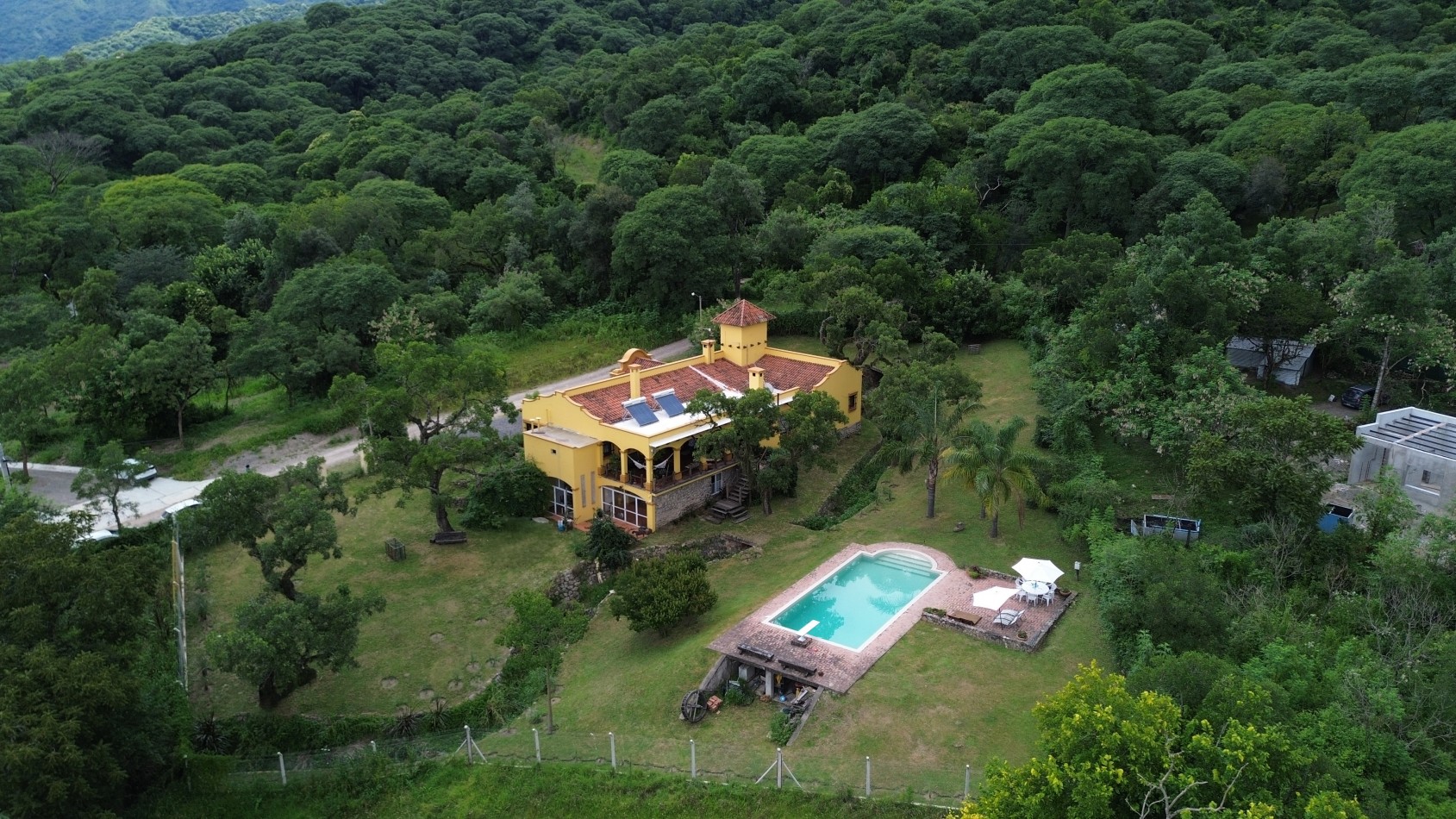 GRAN CASA EN VENTA EN CASTELLANOS, SAN LORENZO