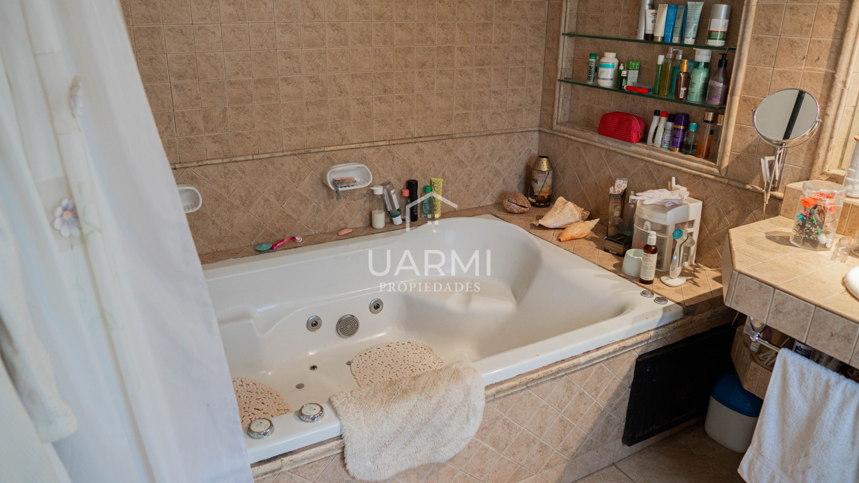 GRAN CASA EN VENTA EN CASTELLANOS, SAN LORENZO