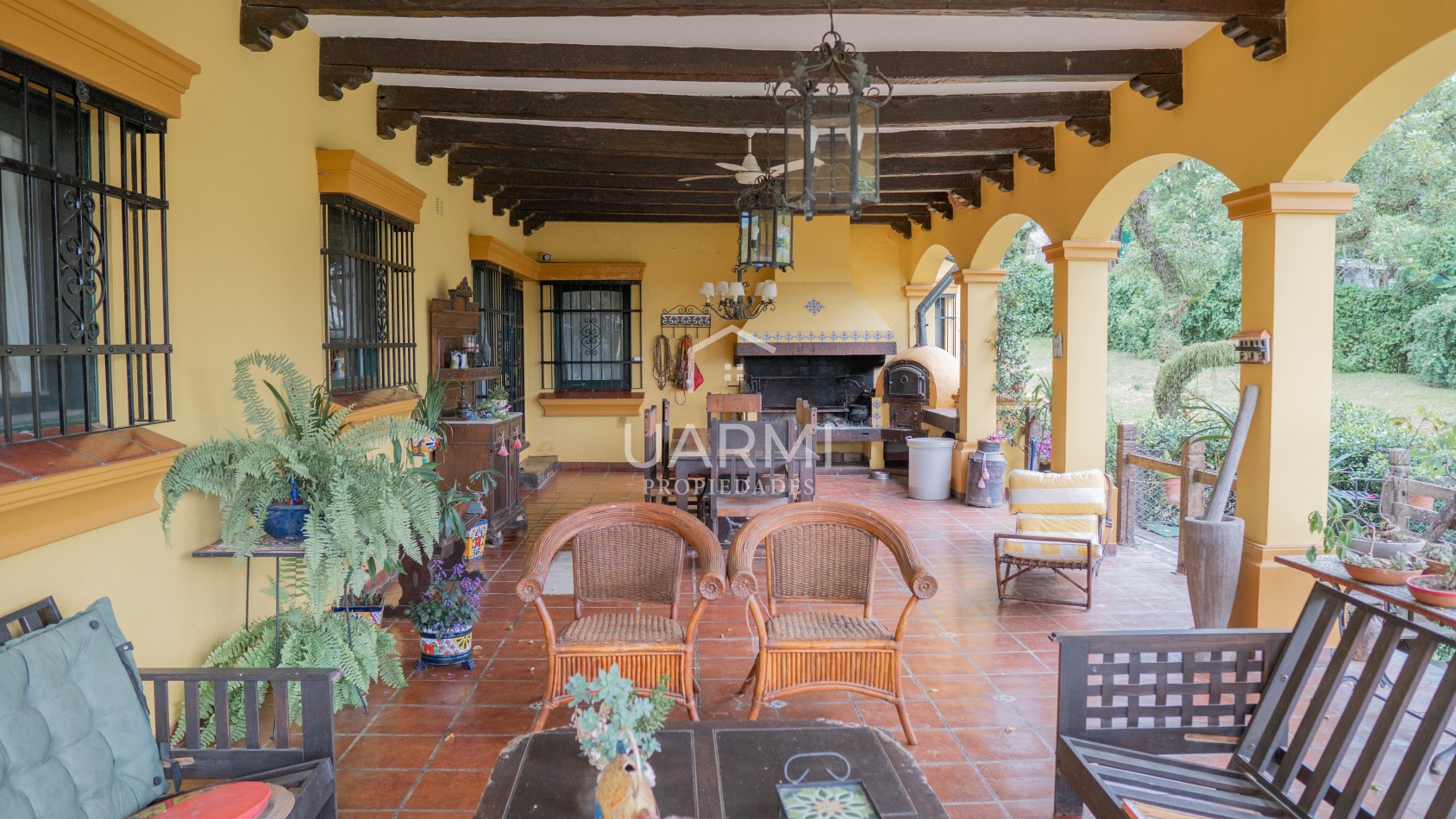 GRAN CASA EN VENTA EN CASTELLANOS, SAN LORENZO