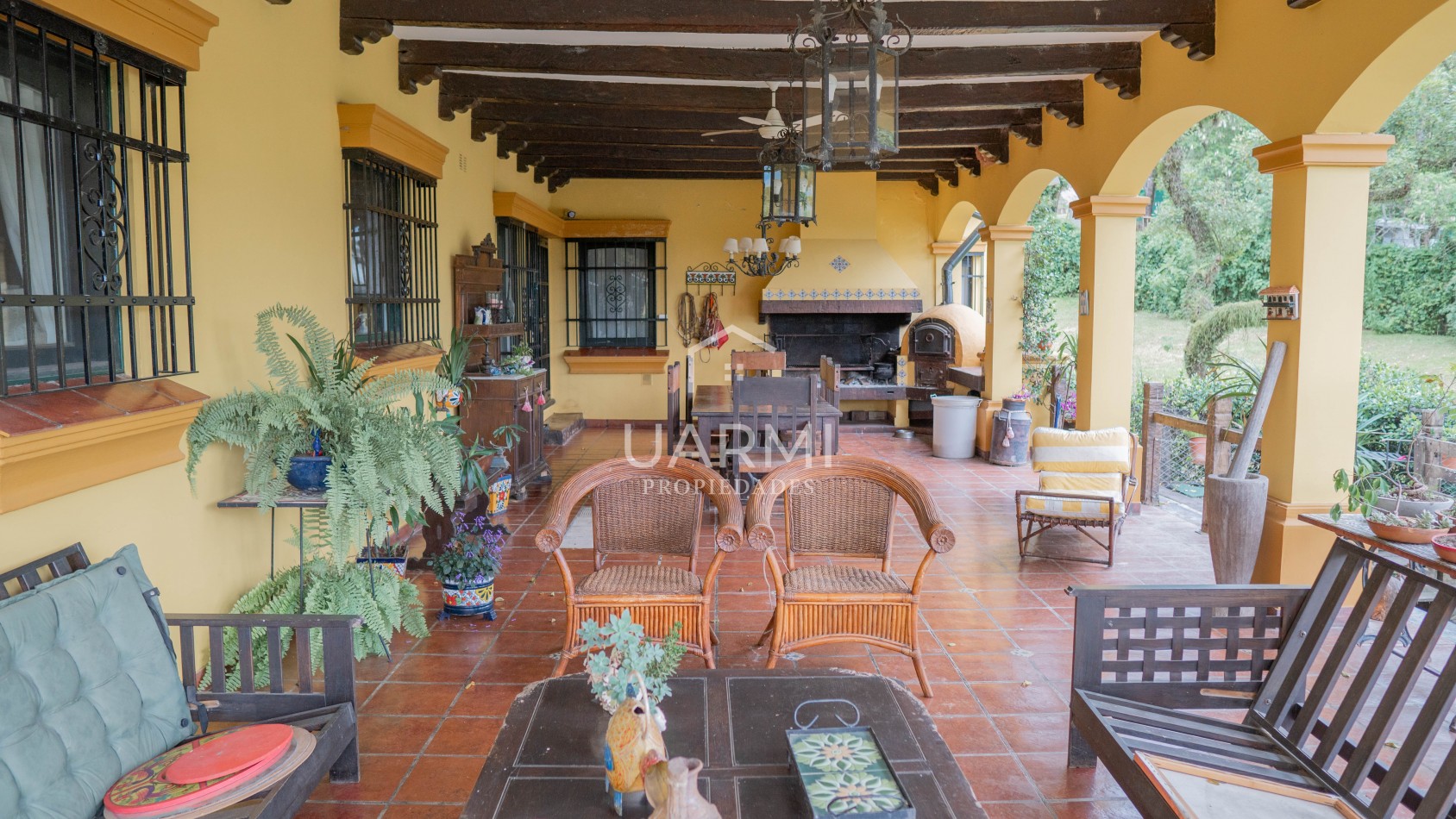 GRAN CASA EN VENTA EN CASTELLANOS, SAN LORENZO