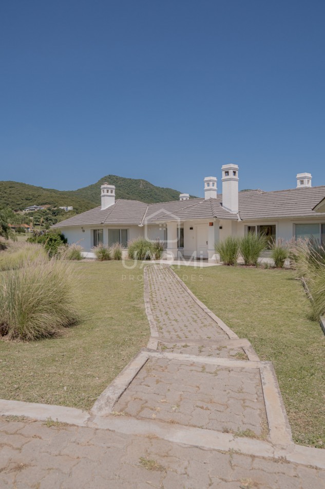 ESPECTACULAR CASA EN ALQUILER EN VALLE ESCONDIDO