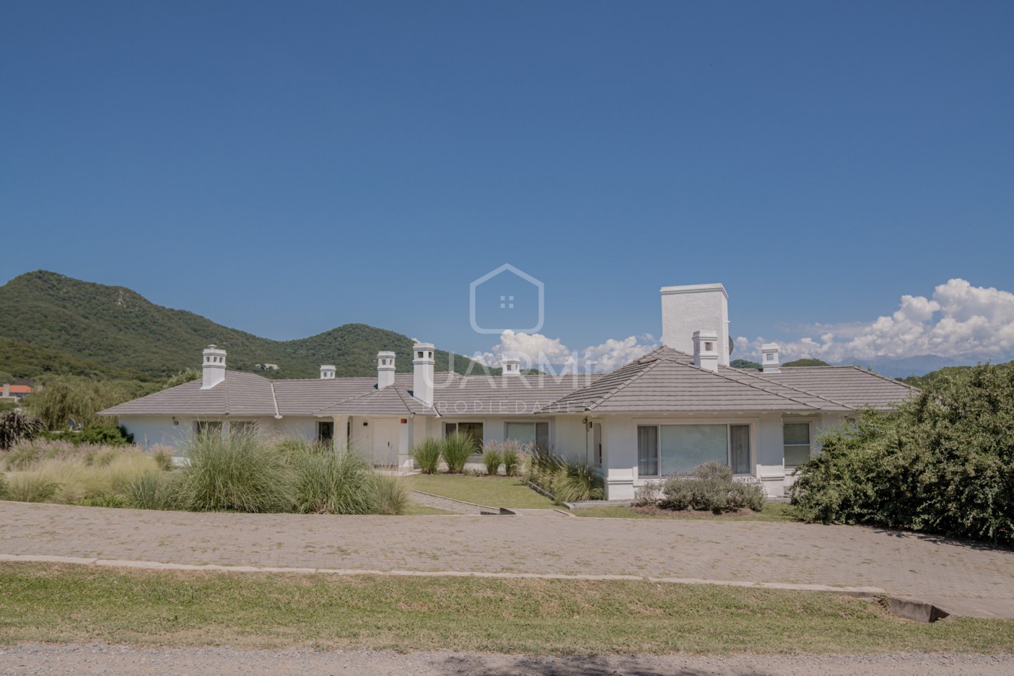 ESPECTACULAR CASA EN ALQUILER EN VALLE ESCONDIDO