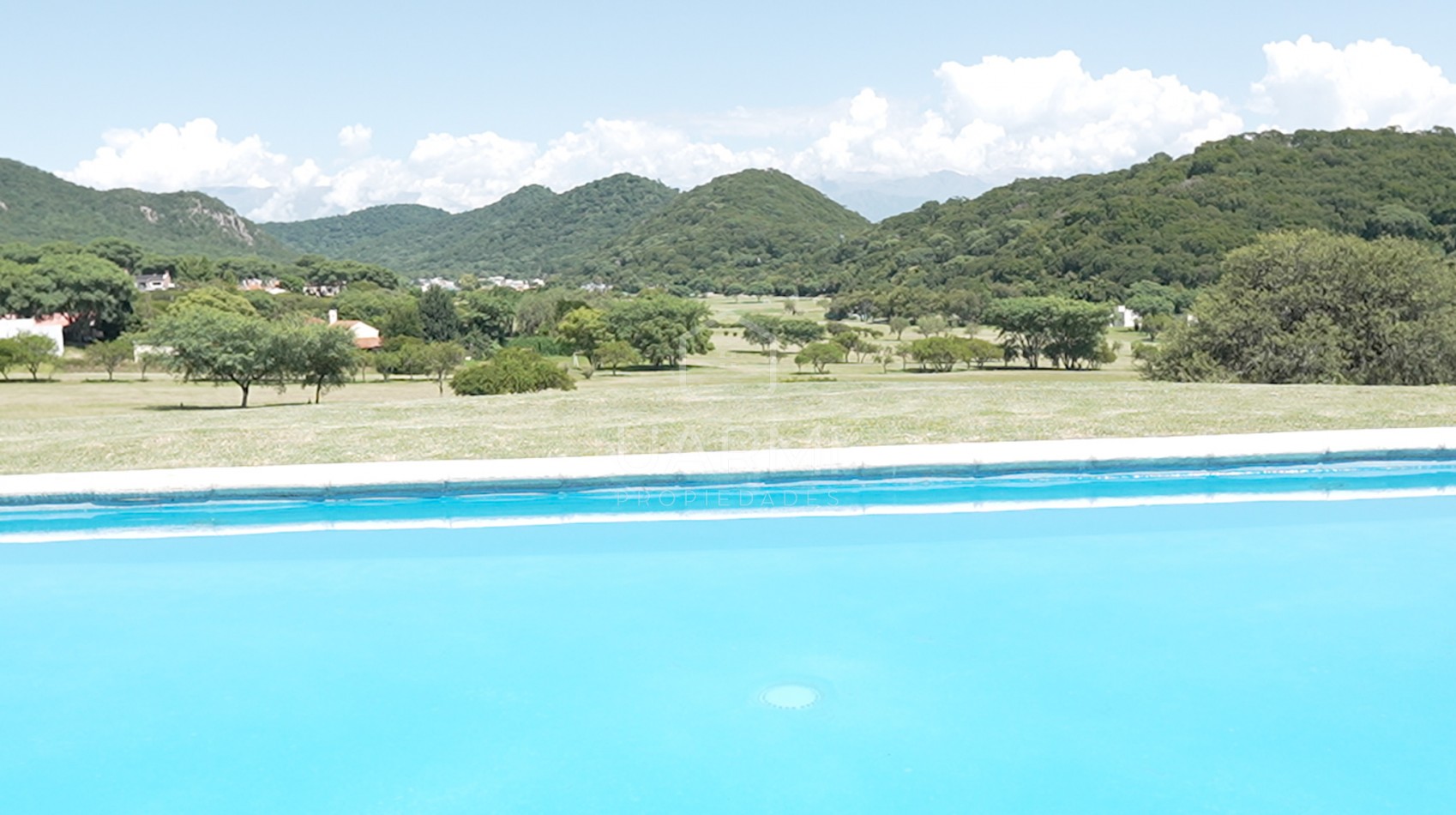 ESPECTACULAR CASA EN ALQUILER EN VALLE ESCONDIDO