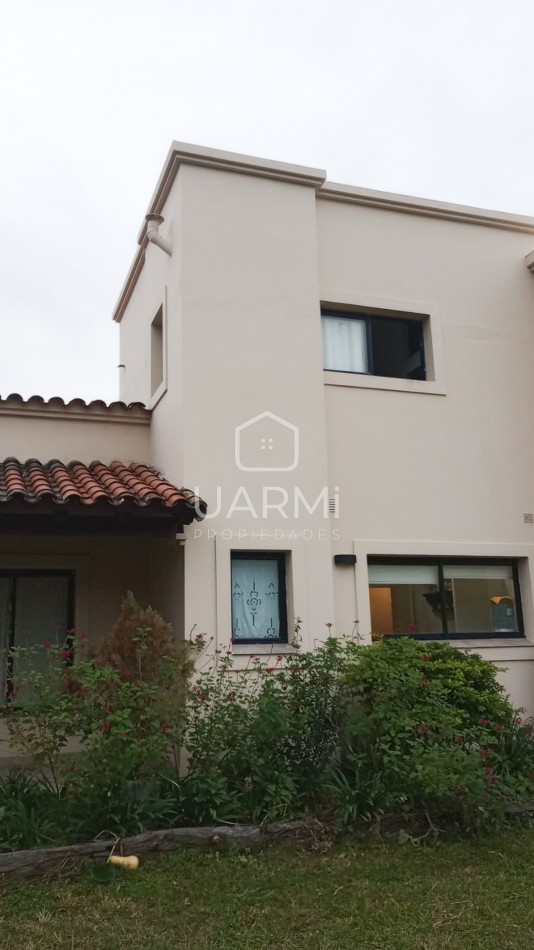 CASA EN VENTA EN LA AGUADA