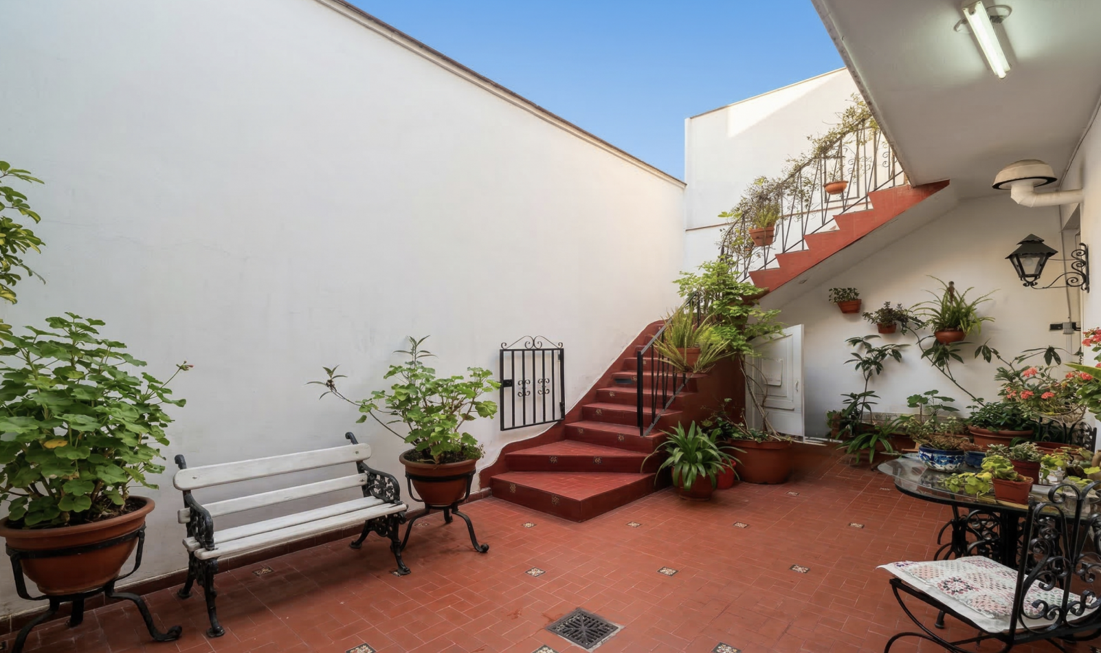 CASA EN ALQUILER  PASEO GUEMES