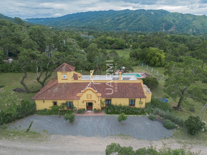 GRAN CASA EN VENTA EN CASTELLANOS, SAN LORENZO