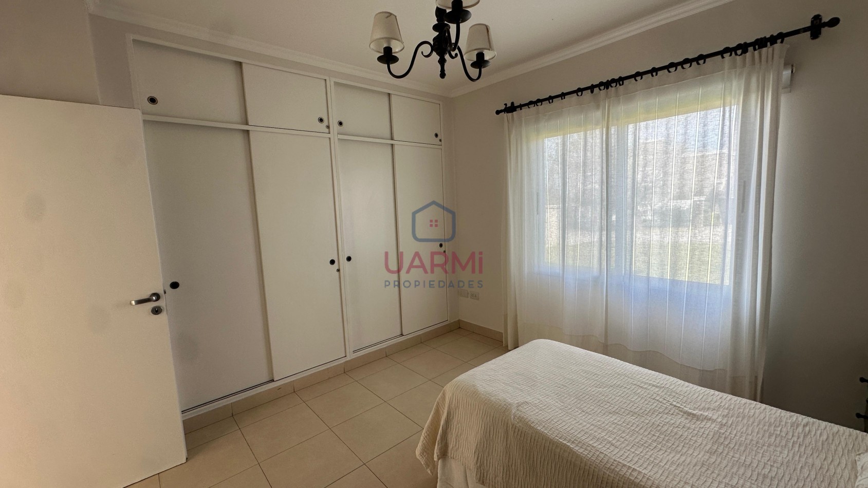 Excelente casa en alquiler en El Tipal