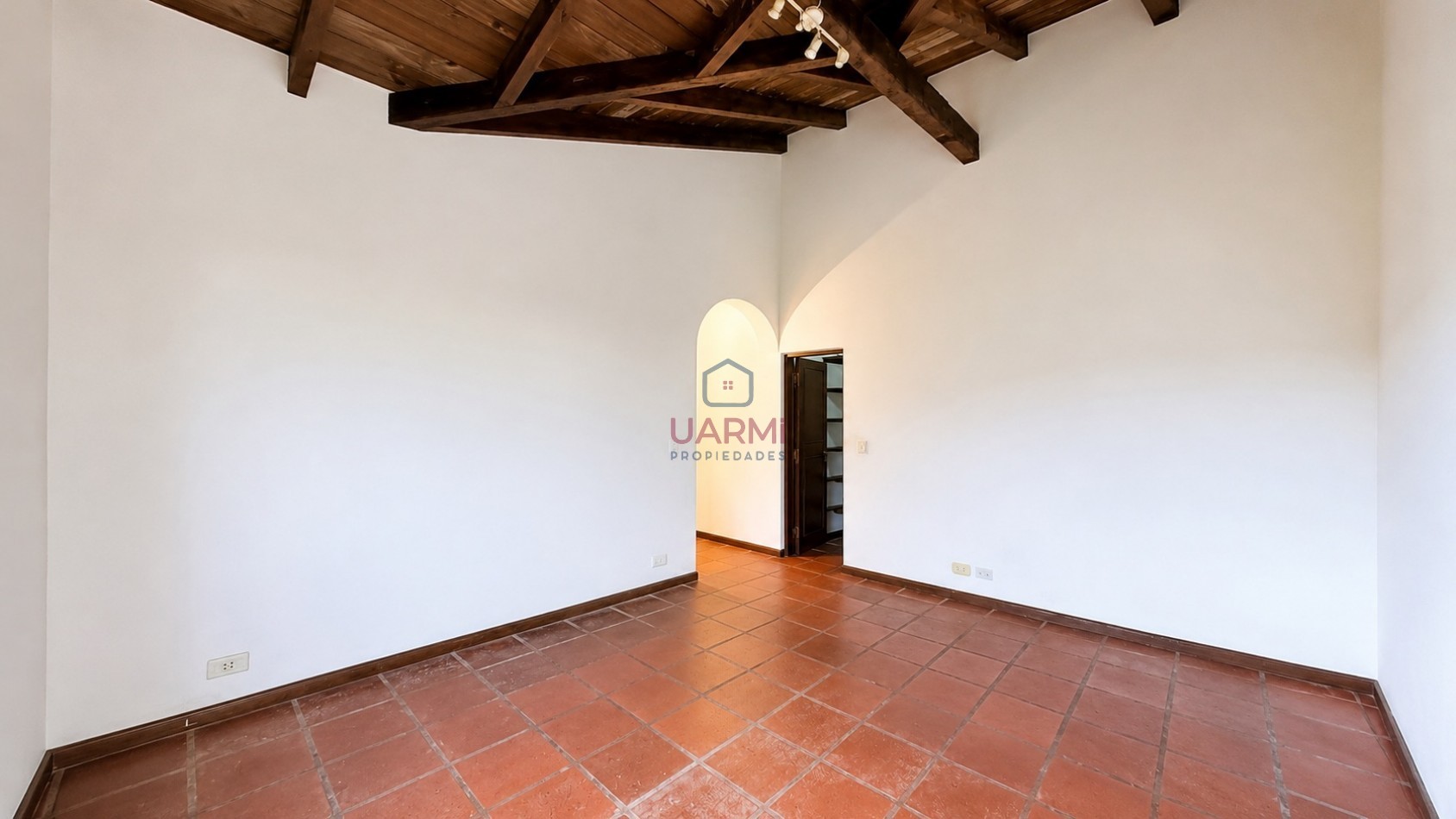 CASA EN ALQUILER EN EL TIPAL
