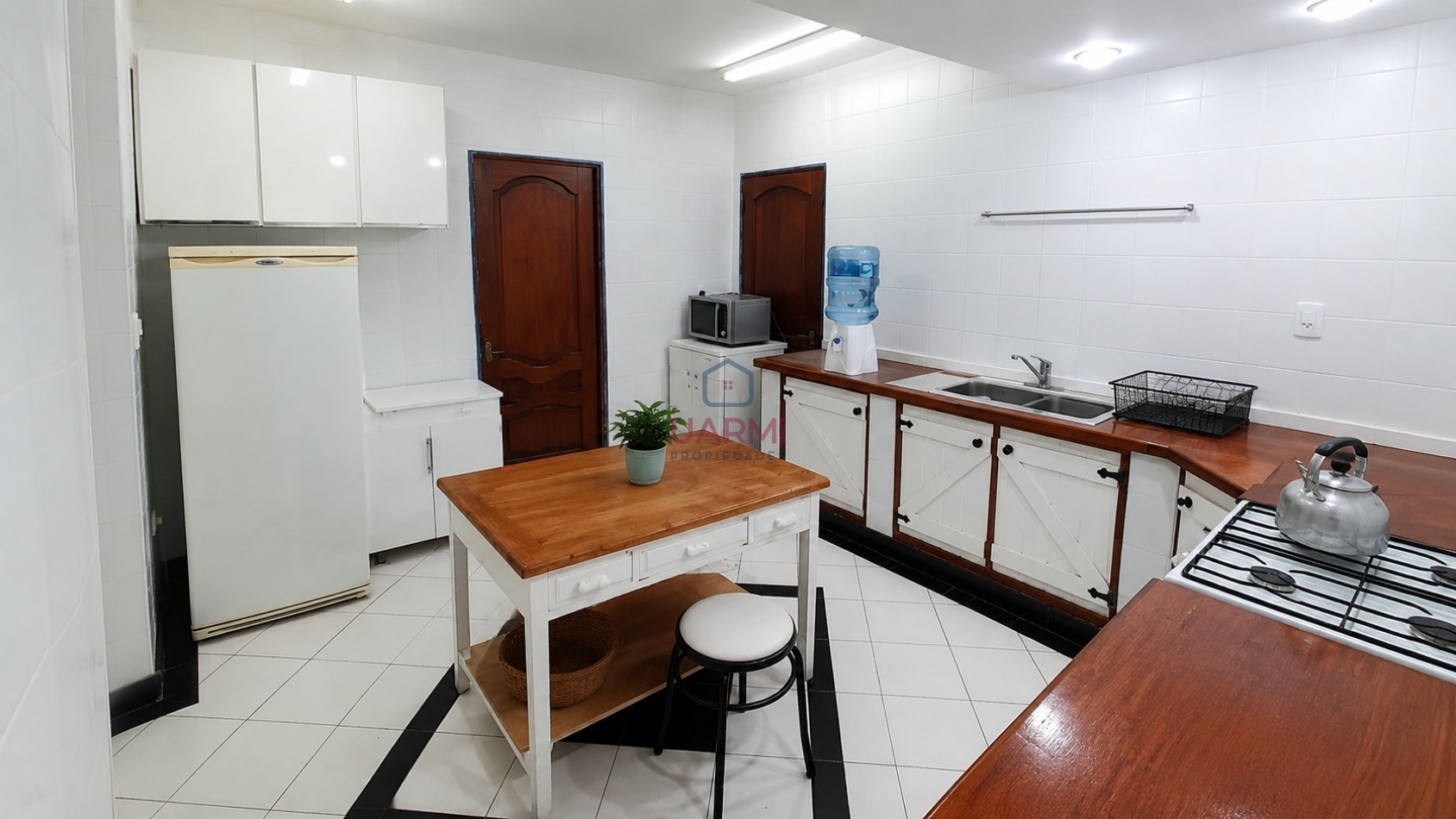Casa con quincho y pileta en Venta en Tres Cerritos
