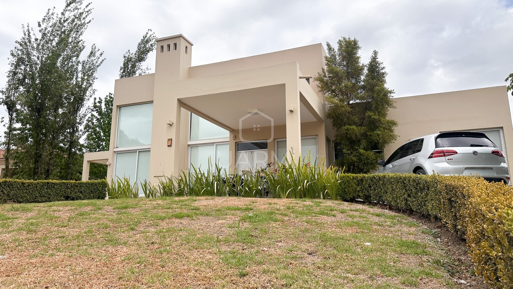 CASA MODERNA EN ALQUILER EN EL TIPAL