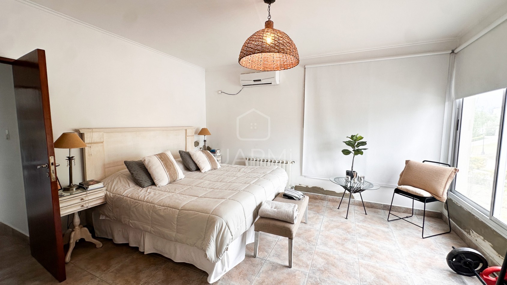 CASA MODERNA EN ALQUILER EN EL TIPAL
