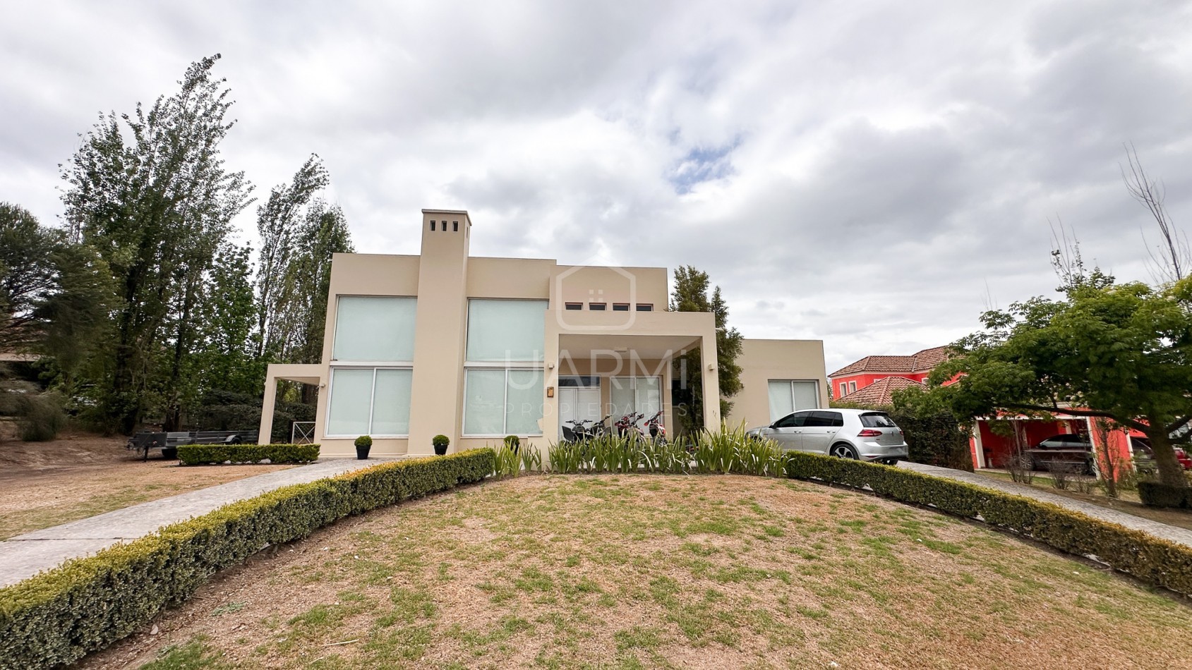 CASA MODERNA EN ALQUILER EN EL TIPAL