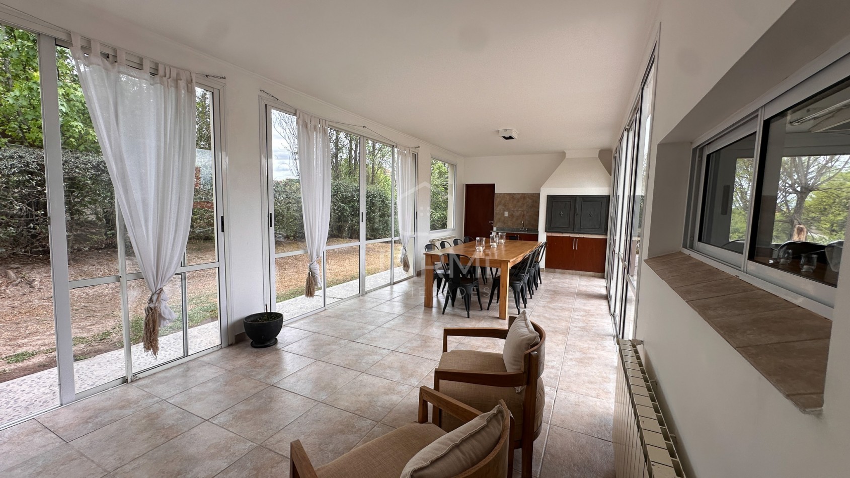 CASA MODERNA EN ALQUILER EN EL TIPAL