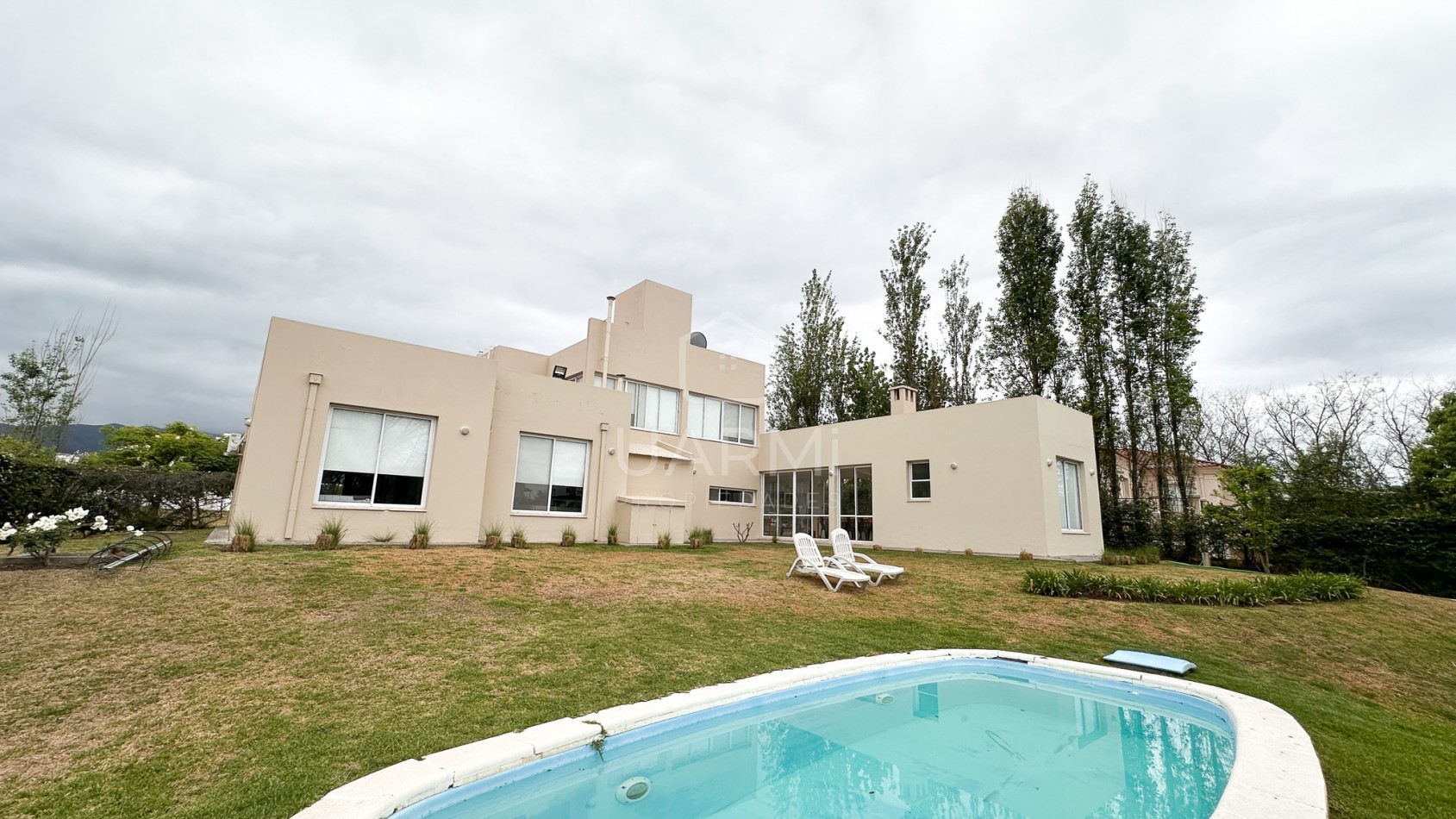 CASA MODERNA EN ALQUILER EN EL TIPAL
