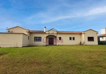 CASA EN VENTA EN EL TIPAL